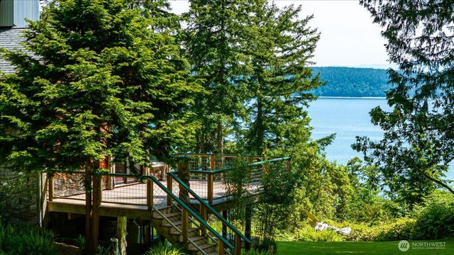 1975 North Bluff Road, Coupeville, WA 98239