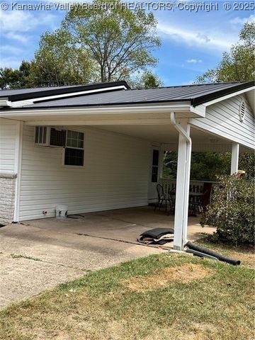 226 Simmons Drive, Ripley, WV 25271