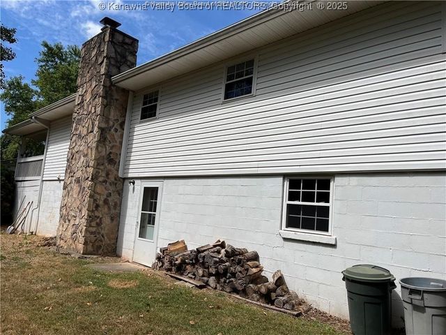 226 Simmons Drive, Ripley, WV 25271