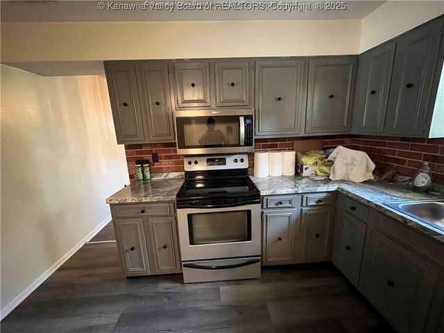 226 Simmons Drive, Ripley, WV 25271