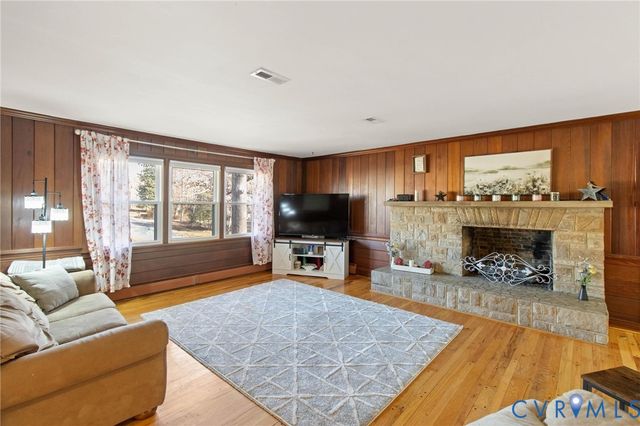 12324 Windsor Rd, Chester, VA 23831