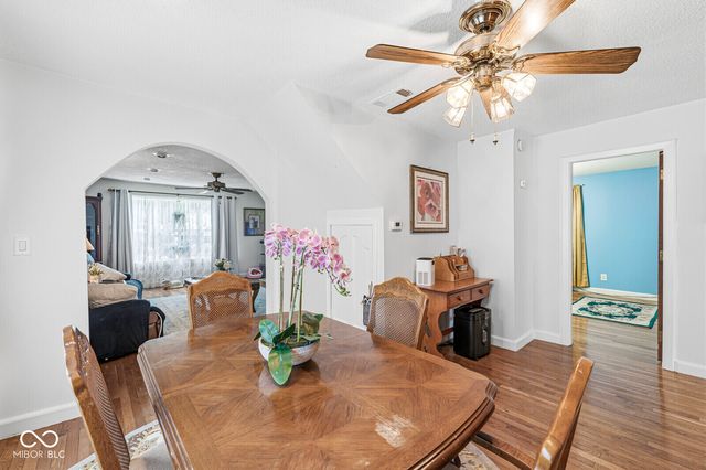 1329 S G Street, Elwood, IN 46036