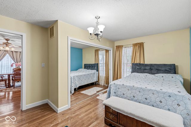 1329 S G Street, Elwood, IN 46036