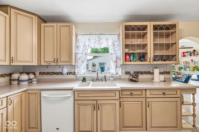 1329 S G Street, Elwood, IN 46036