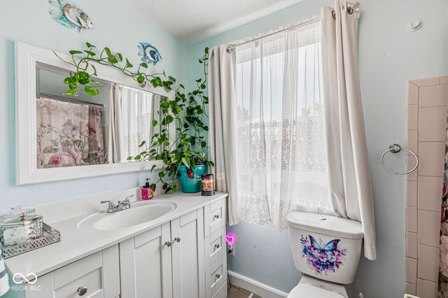 1329 S G Street, Elwood, IN 46036