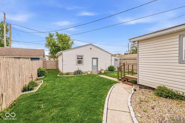 1329 S G Street, Elwood, IN 46036