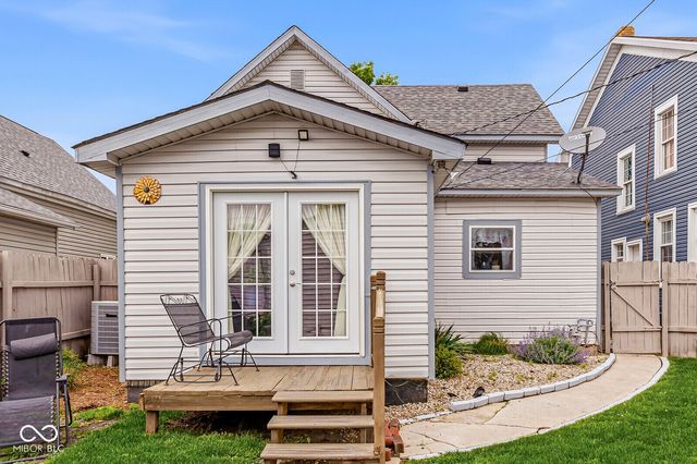 1329 S G Street, Elwood, IN 46036