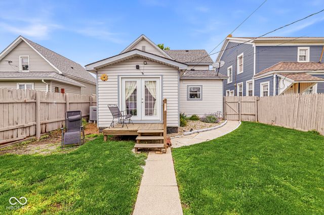 1329 S G Street, Elwood, IN 46036