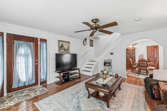 1329 S G Street, Elwood, IN 46036