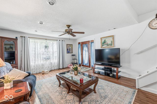 1329 S G Street, Elwood, IN 46036