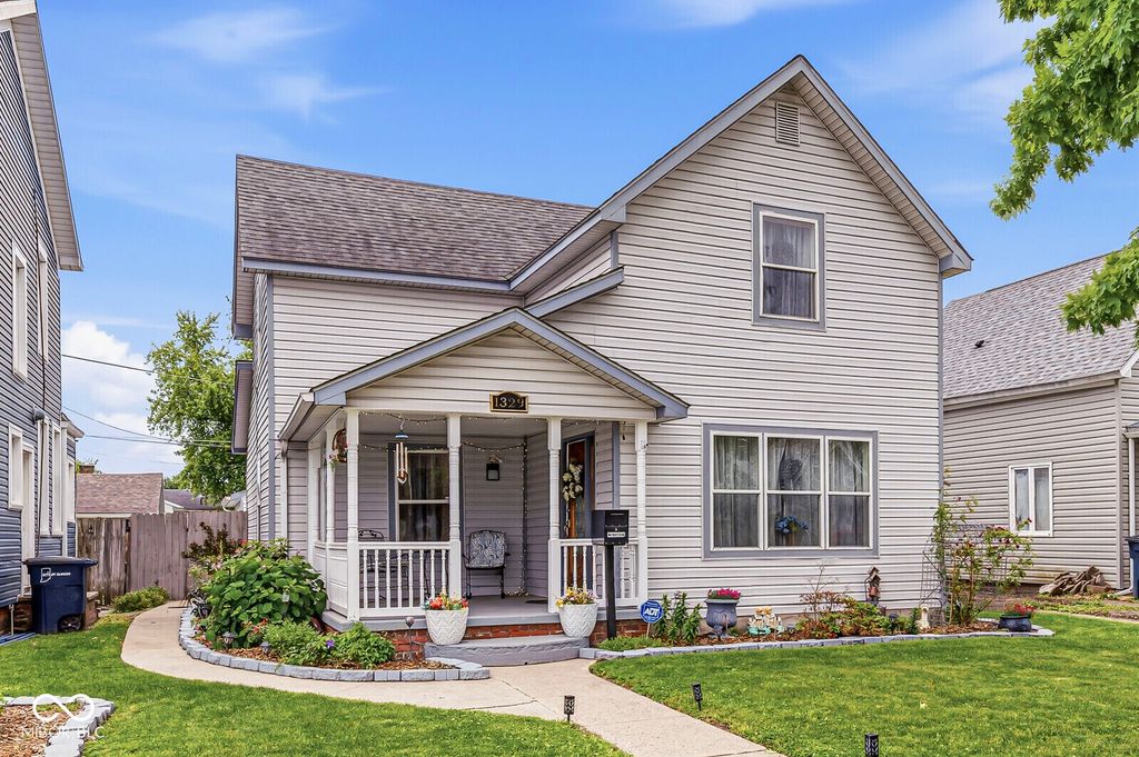 1329 S G Street, Elwood, IN 46036