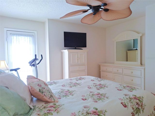 5727 BISCAYNE COURT 302, New Port Richey, FL 34652