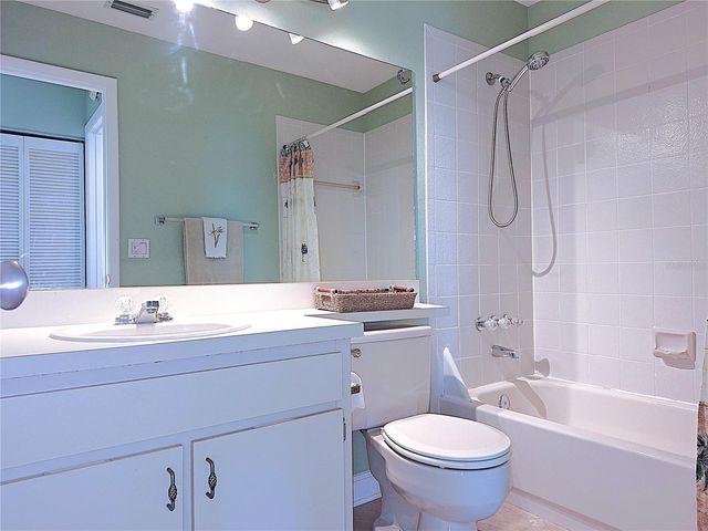 5727 BISCAYNE COURT 302, New Port Richey, FL 34652