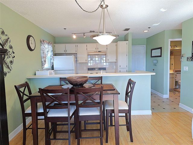 5727 BISCAYNE COURT 302, New Port Richey, FL 34652