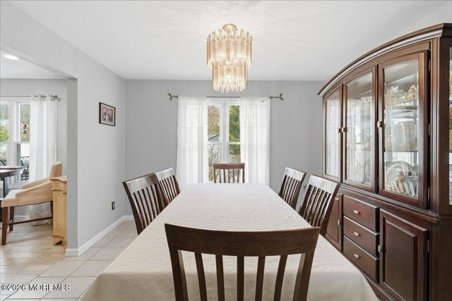 8 Moss Haven Way, Howell, NJ 07731