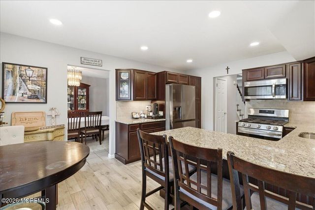 8 Moss Haven Way, Howell, NJ 07731