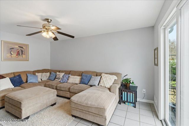 8 Moss Haven Way, Howell, NJ 07731