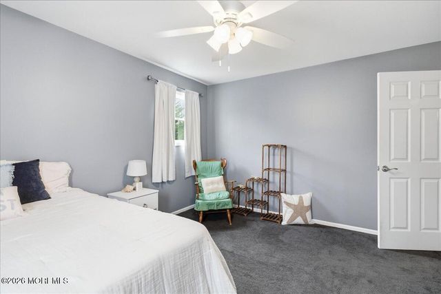 8 Moss Haven Way, Howell, NJ 07731