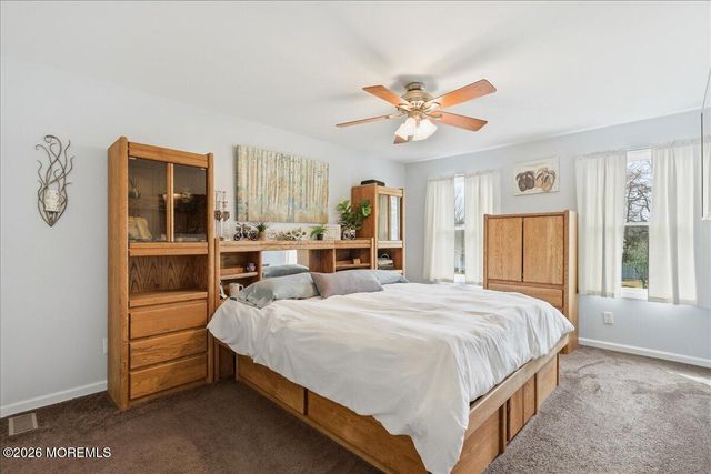 8 Moss Haven Way, Howell, NJ 07731