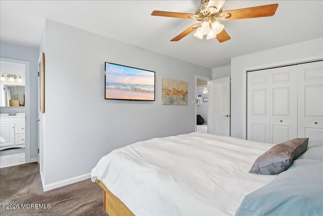 8 Moss Haven Way, Howell, NJ 07731