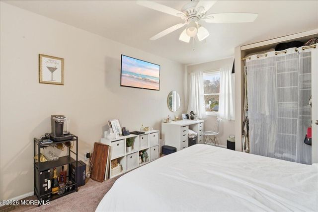 8 Moss Haven Way, Howell, NJ 07731