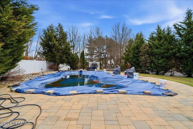 8 Moss Haven Way, Howell, NJ 07731