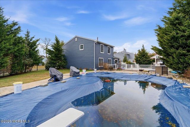 8 Moss Haven Way, Howell, NJ 07731