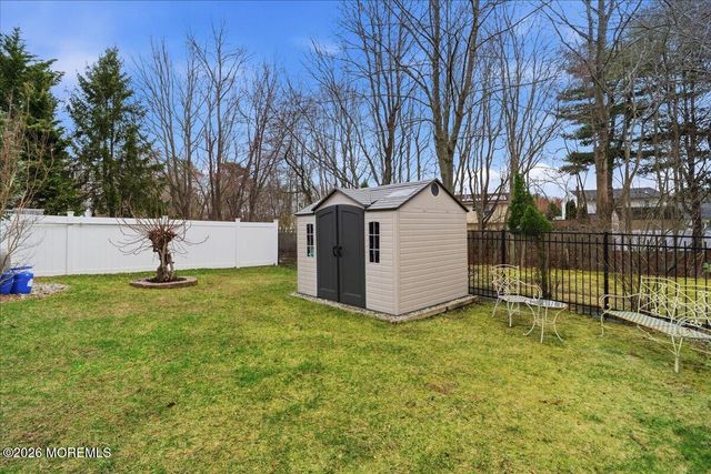 8 Moss Haven Way, Howell, NJ 07731