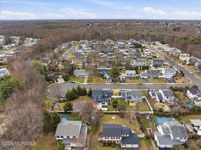 8 Moss Haven Way, Howell, NJ 07731