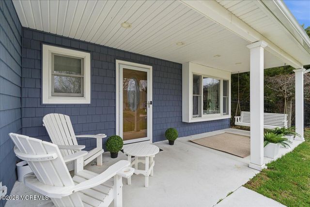 8 Moss Haven Way, Howell, NJ 07731