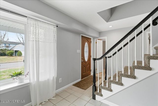 8 Moss Haven Way, Howell, NJ 07731