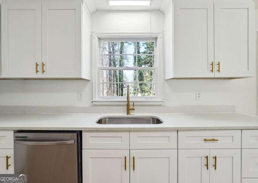 6364 Queen View Lane, Stone Mountain, GA 30087 — photo 5
