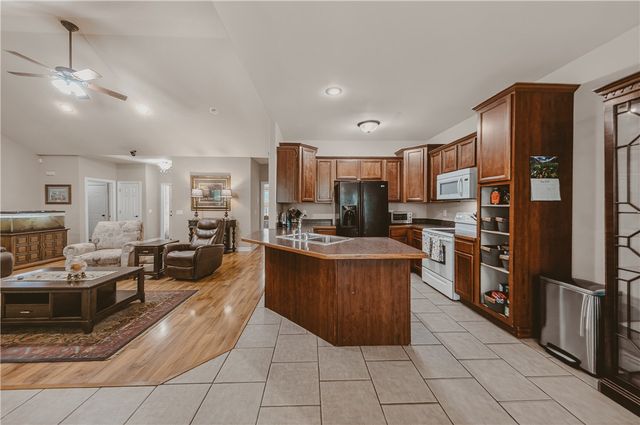 20 Hambleton Drive, Bella Vista, AR 72714