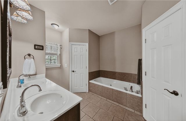 20 Hambleton Drive, Bella Vista, AR 72714