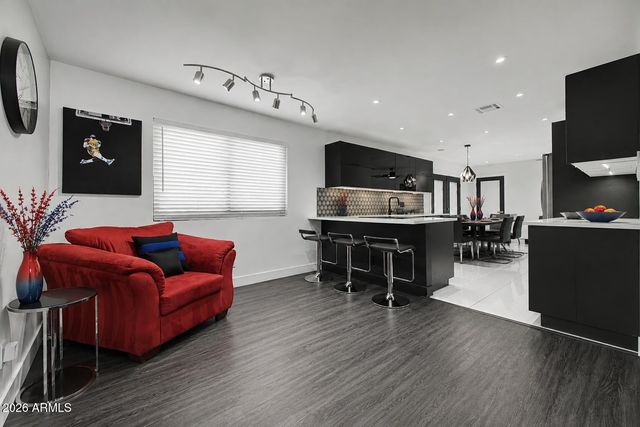 3421 W PERSHING Avenue, Phoenix, AZ 85029