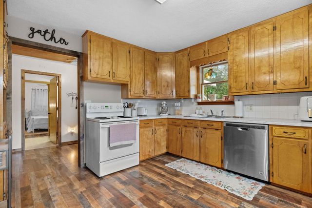 206 Meadow Lane Drive, Kissee Mills, MO 65680