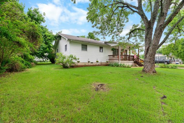 206 Meadow Lane Drive, Kissee Mills, MO 65680