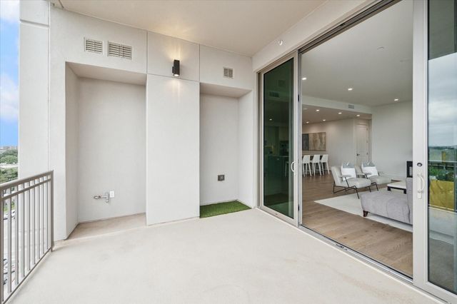 5656 San Felipe Street 601, Houston, TX 77056