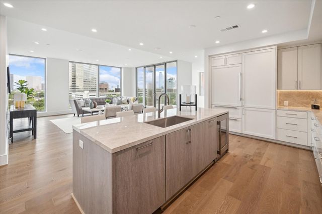 5656 San Felipe Street 601, Houston, TX 77056