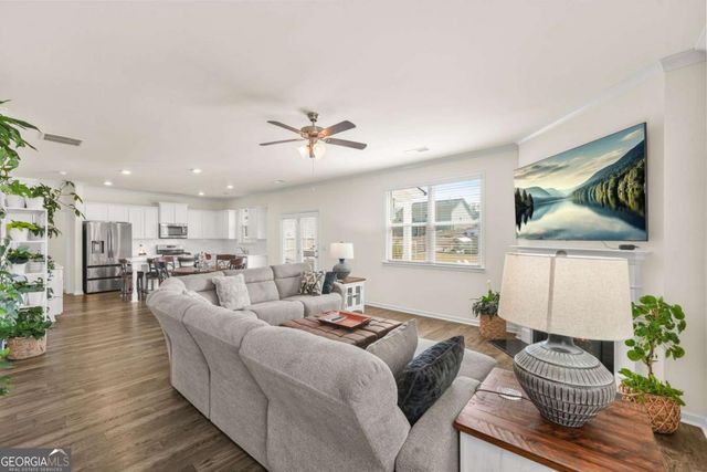 458 Blue Juniper Circle, Loganville, GA 30052