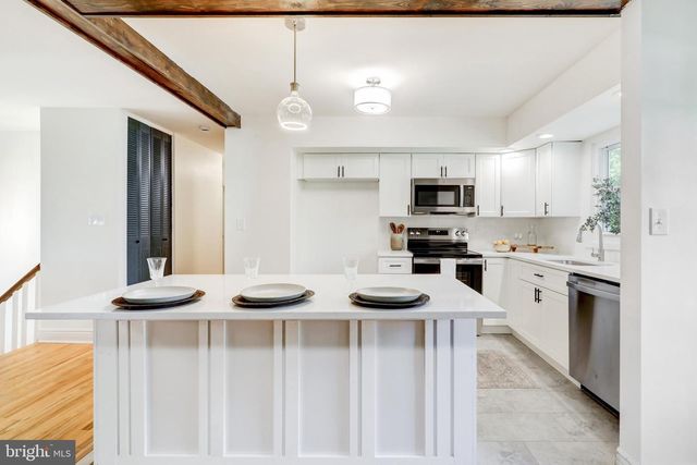 180 REESER RD, Camp Hill, PA 17011