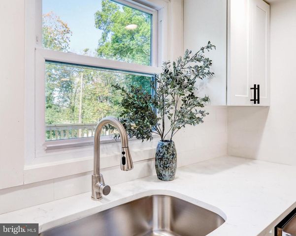 180 REESER RD, Camp Hill, PA 17011