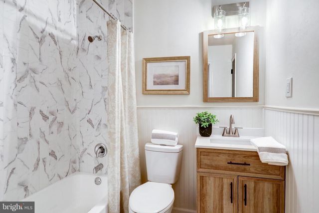 180 REESER RD, Camp Hill, PA 17011