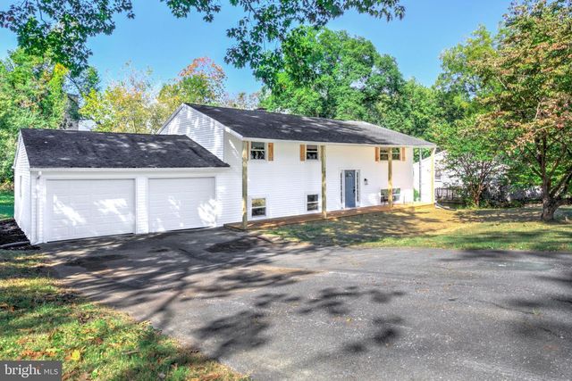 180 REESER RD, Camp Hill, PA 17011