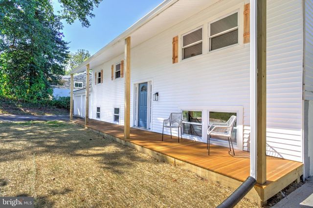 180 REESER RD, Camp Hill, PA 17011