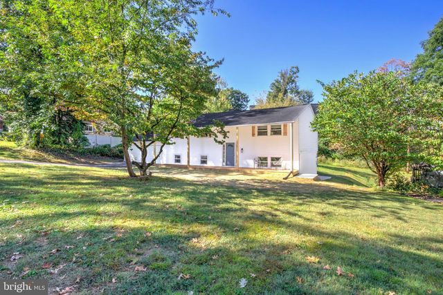 180 REESER RD, Camp Hill, PA 17011