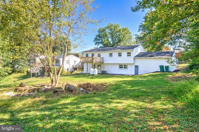 180 REESER RD, Camp Hill, PA 17011