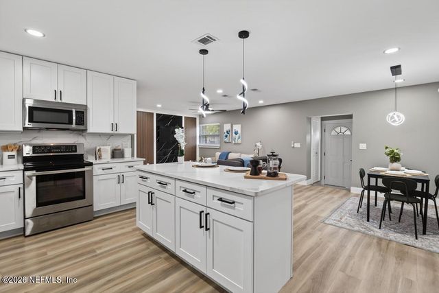 609 WREN Road, Jacksonville, FL 32216