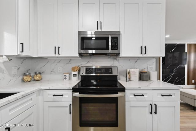 609 WREN Road, Jacksonville, FL 32216