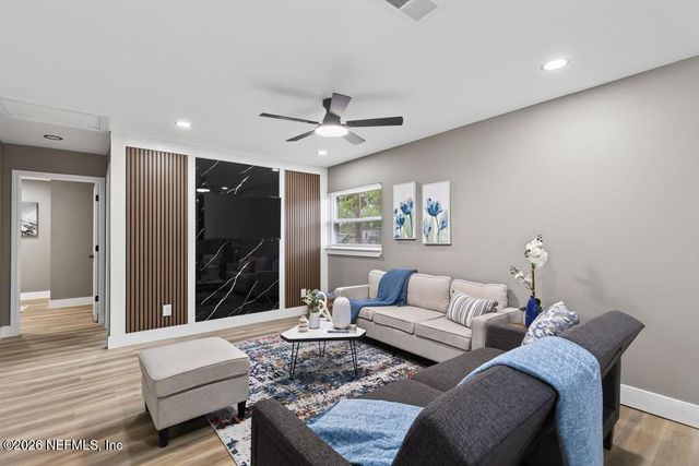 609 WREN Road, Jacksonville, FL 32216